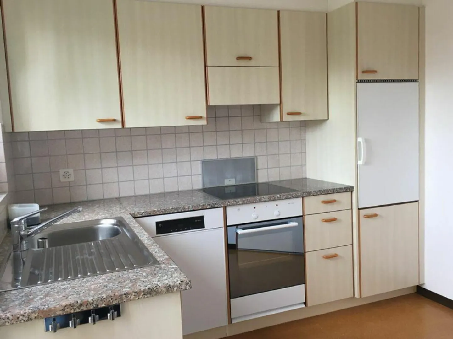 Accogliente appartamento di 2,5 stanze al 3° piano con balcone a Jonschwil - Foto 6 di 9