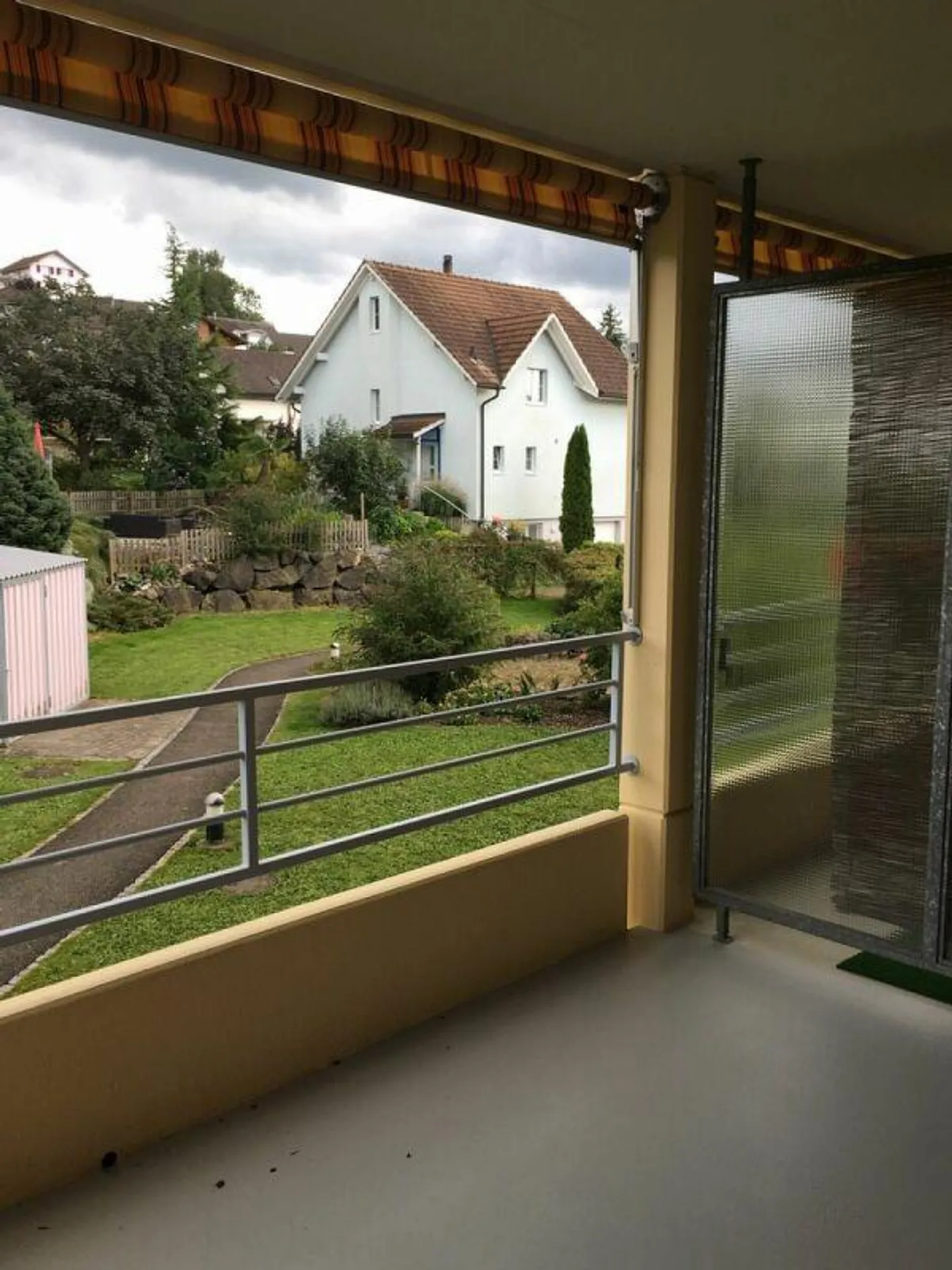 Accogliente appartamento di 2,5 stanze al 3° piano con balcone a Jonschwil - Foto 8 di 9
