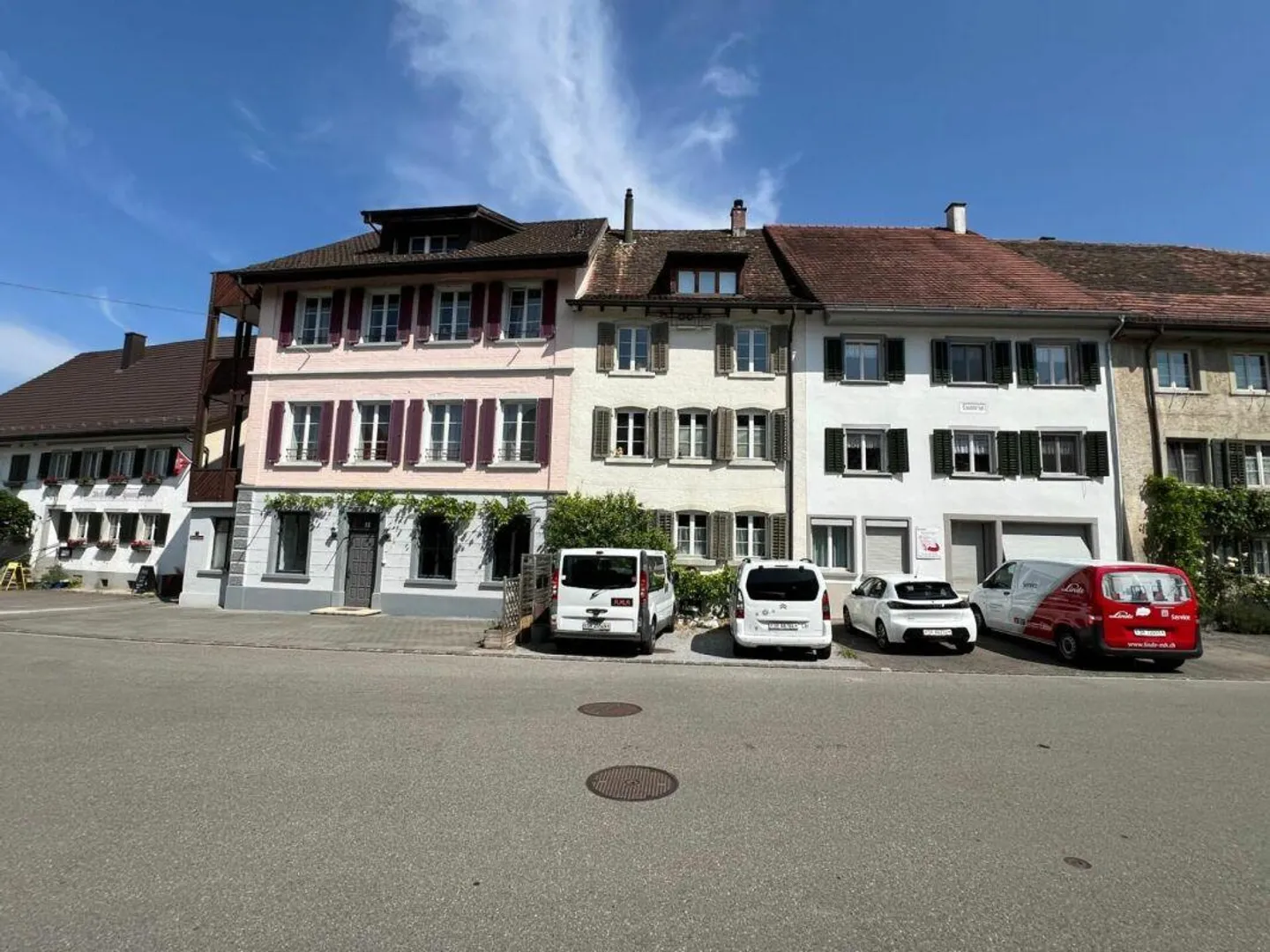 Opportunità residenziale e di investimento attraente nell'idilliaco Klettgau - Foto 2 di 12