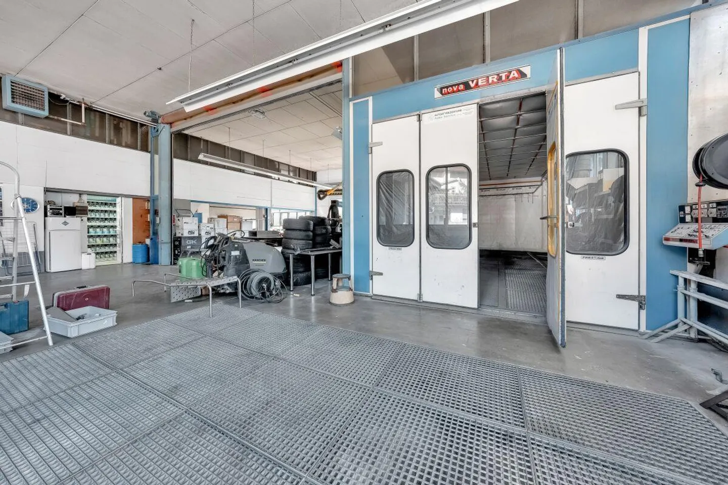 Commercial Property - Photo 8 of 10