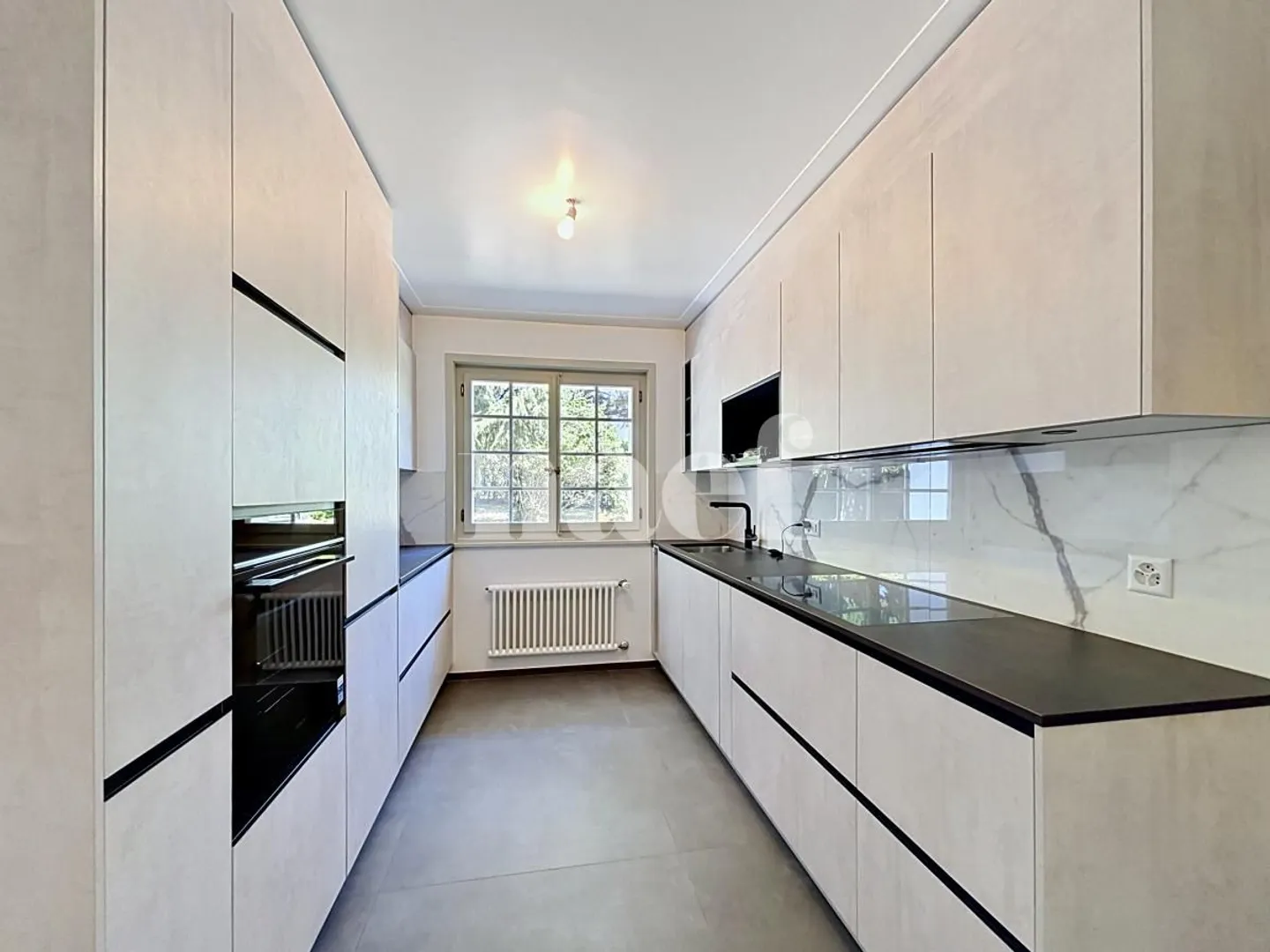 Beautifully Renovated Villa - Photo 3 of 13