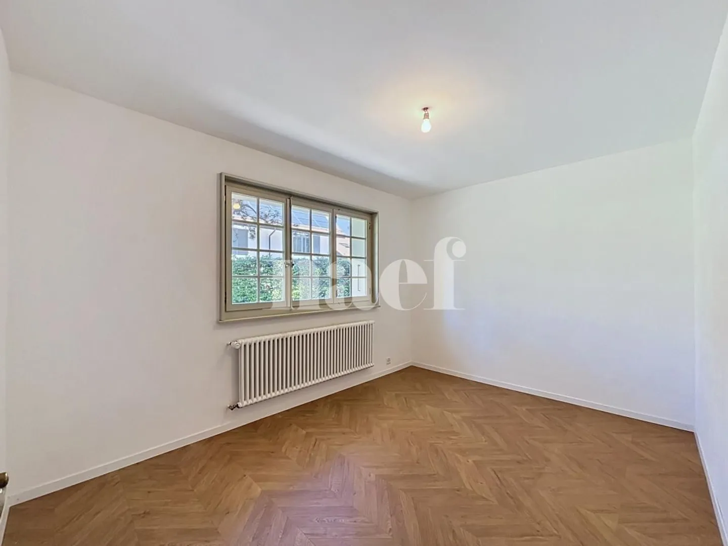 Beautifully Renovated Villa - Photo 5 of 13