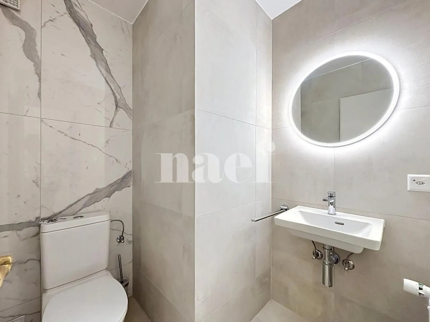 Beautifully Renovated Villa - Photo 7 of 13