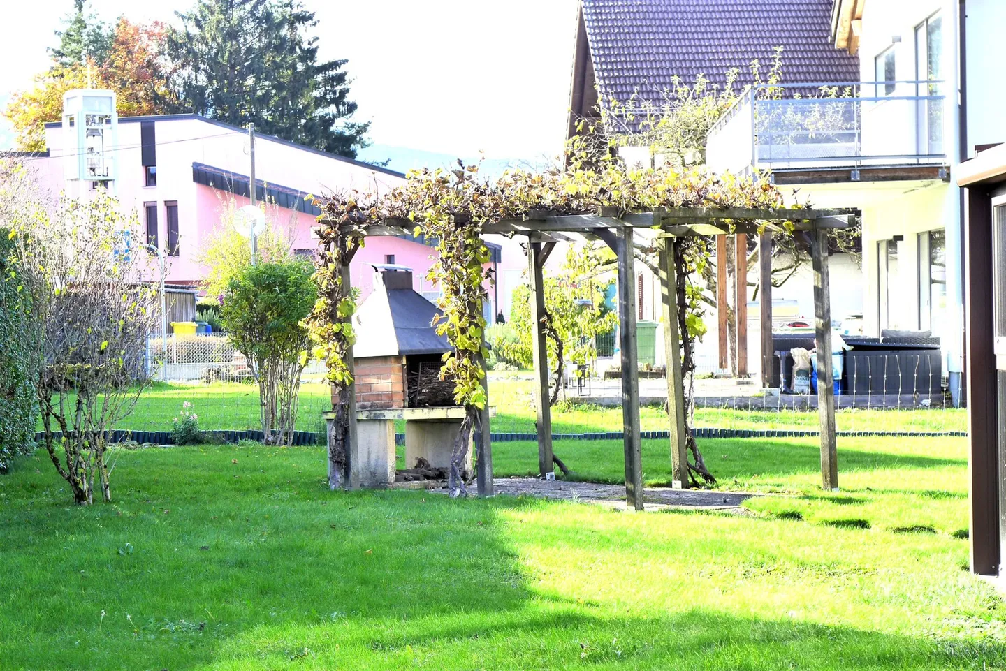 Cozy Single-Family Home with Spacious Garden - Photo 3 of 14