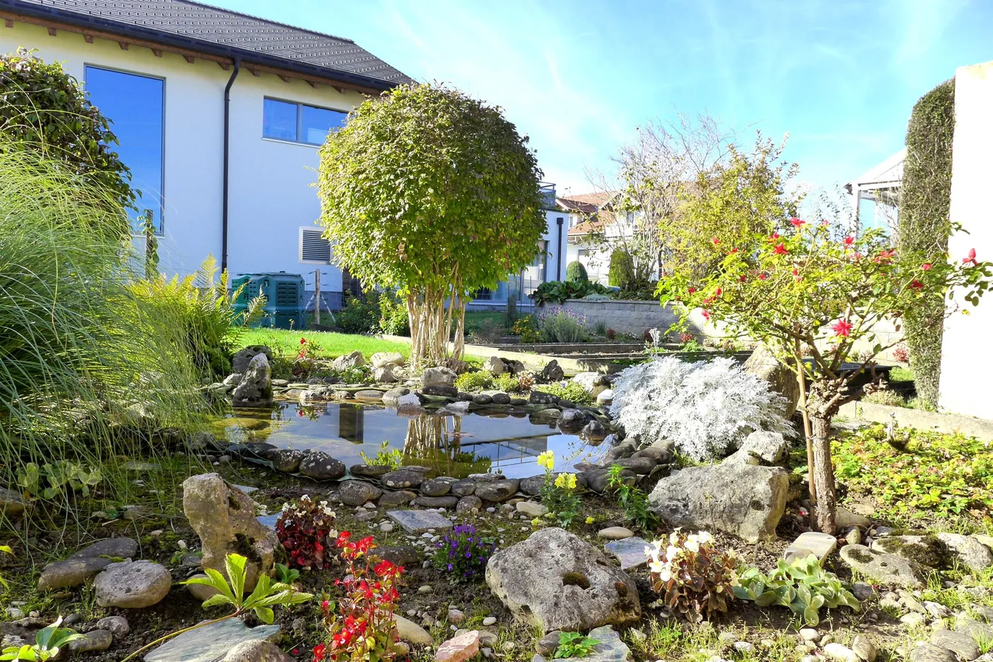 Cozy Single-Family Home with Spacious Garden - Photo 5 of 14