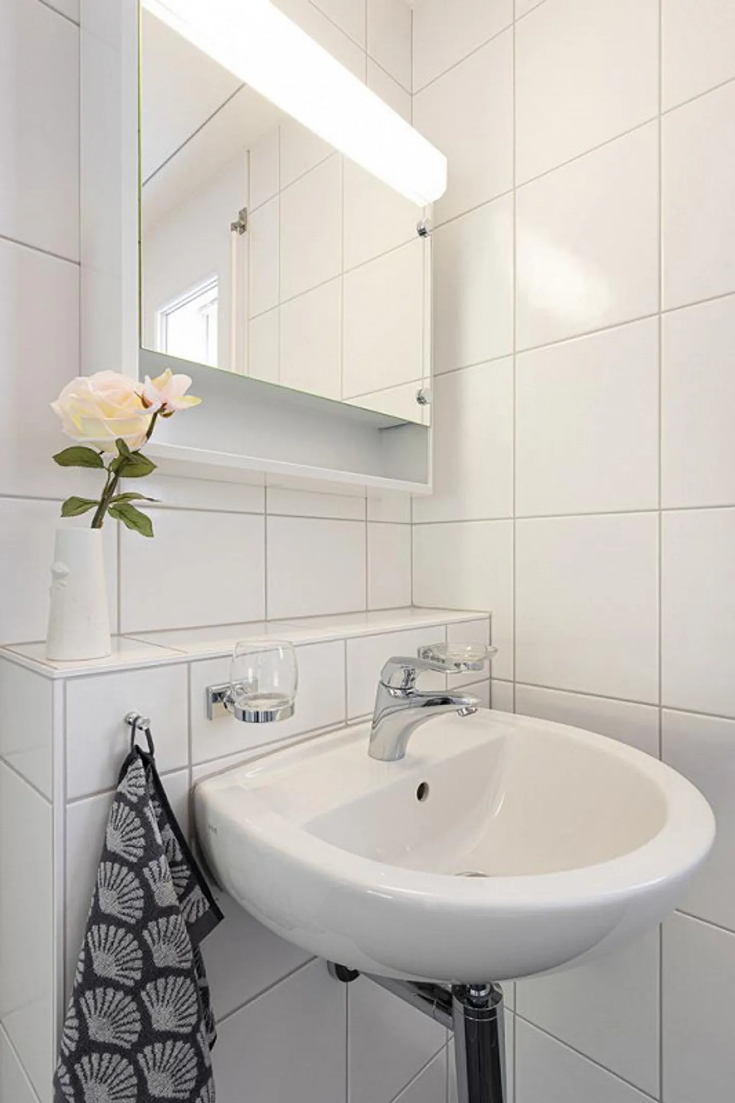 Modern Attic Apartment for Rent - Photo 3 of 5