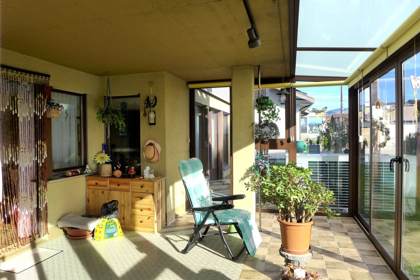 Cozy Single-Family Home with Spacious Garden - Photo 9 of 14