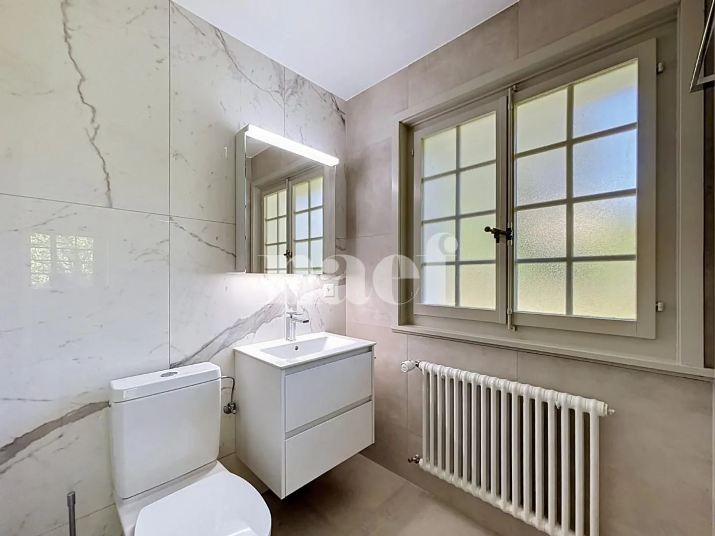 Beautifully Renovated Villa - Photo 8 of 13