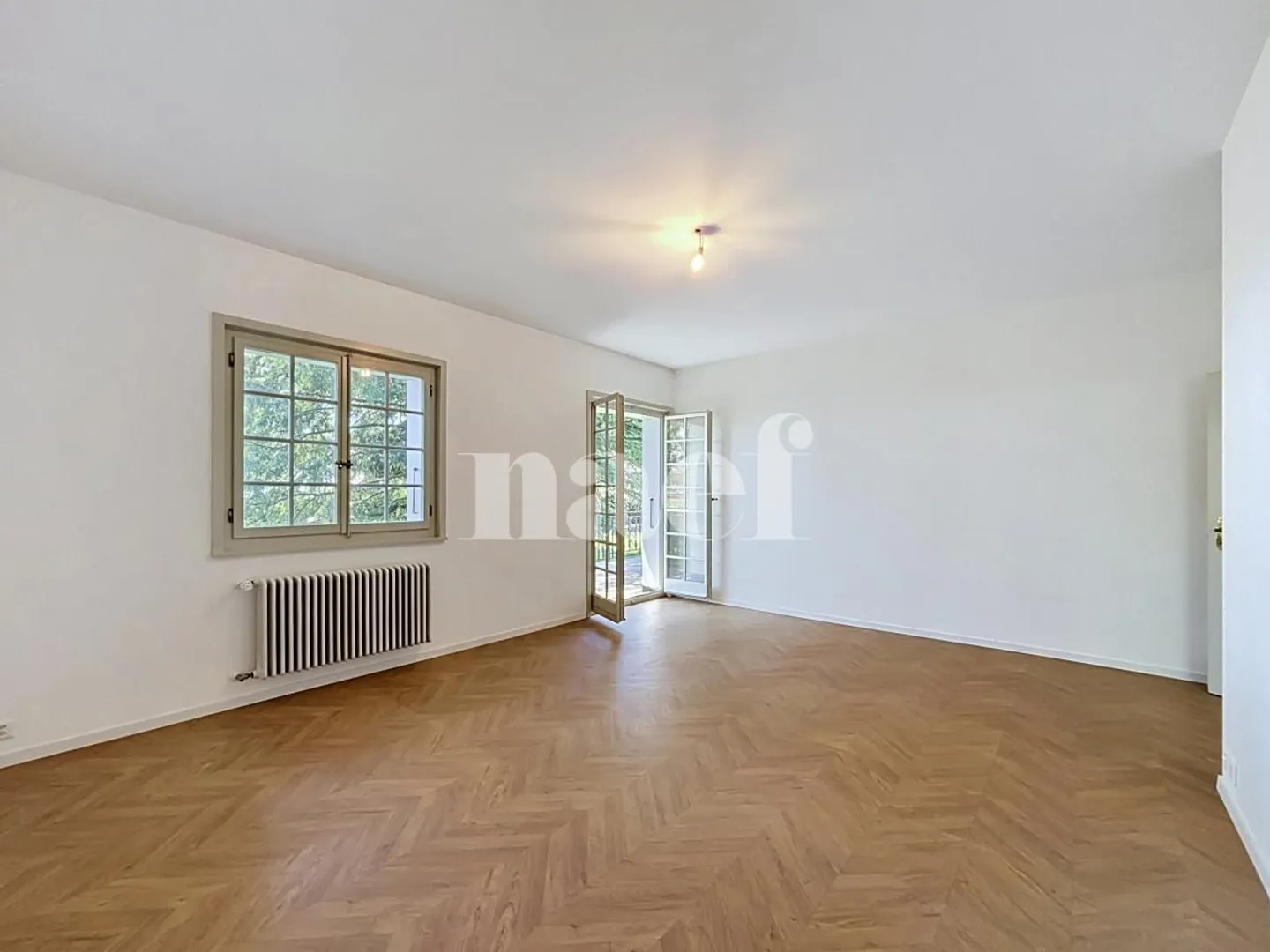 Beautifully Renovated Villa - Photo 9 of 13