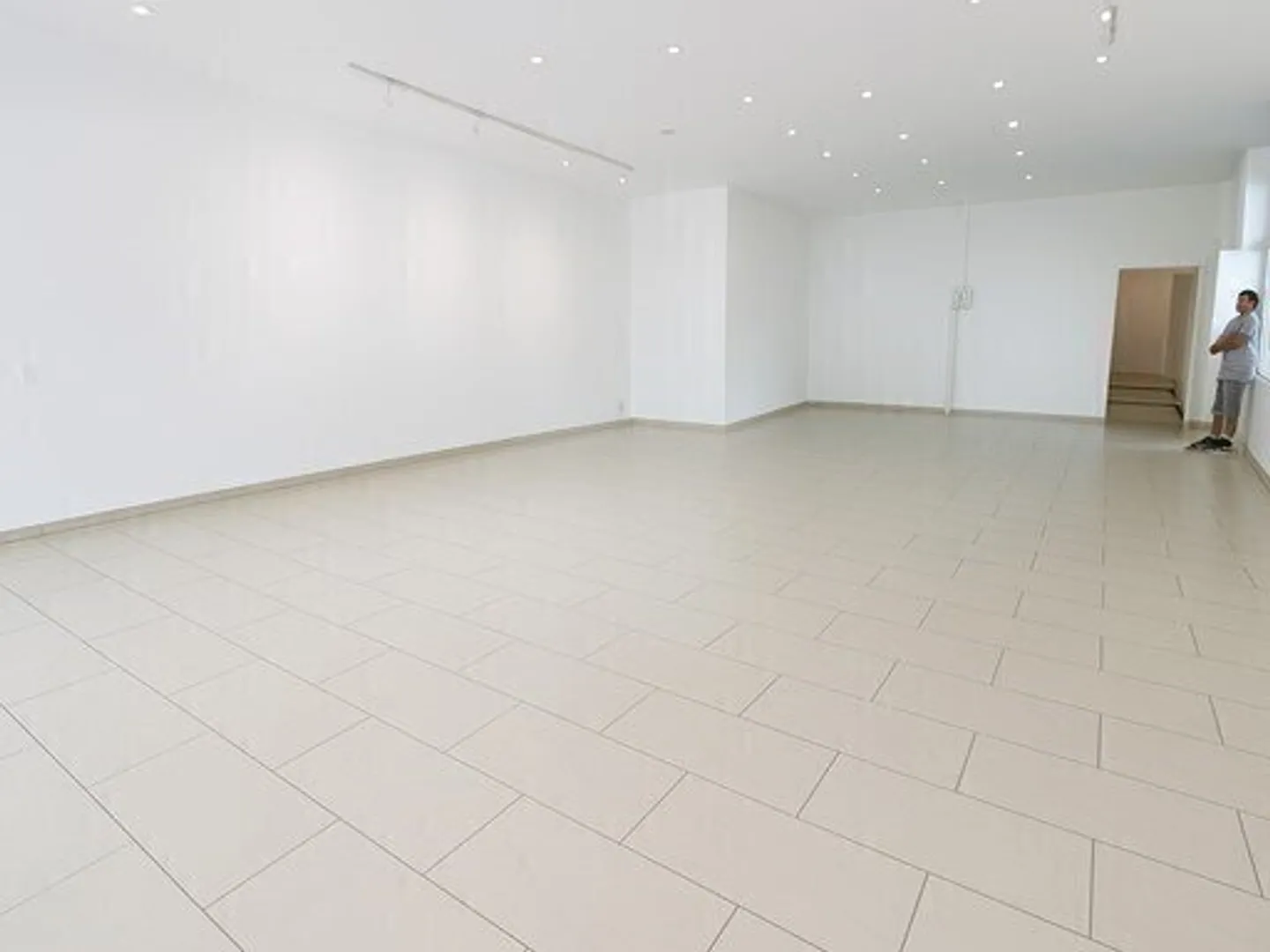 Commercial à louer - Photo 3 sur 3