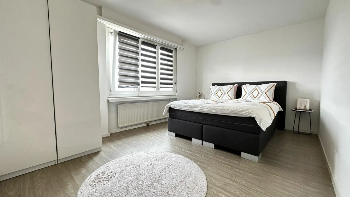 Felicità familiare nel quartiere residenziale centrale - Foto 5 di 9