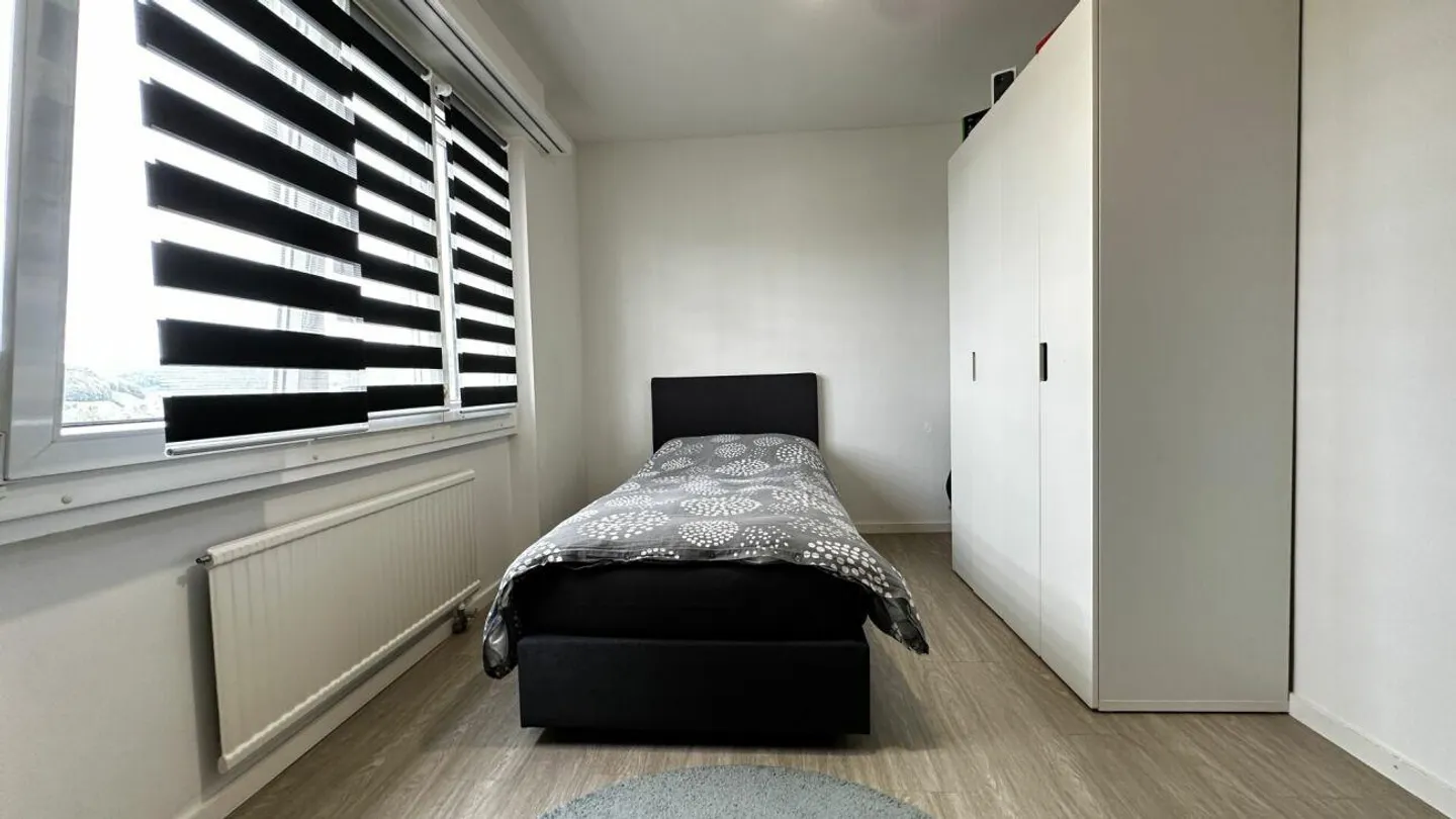 Felicità familiare nel quartiere residenziale centrale - Foto 6 di 9