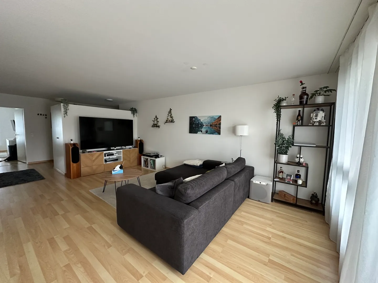 Appartamento moderno con balcone - Foto 1 di 10