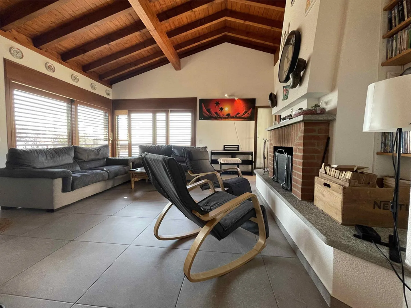 BEAUTIFUL AND SPACIOUS INDEPENDENT HOUSE 5.5 SURROUNDED BY GREENERY - Photo 7 of 13