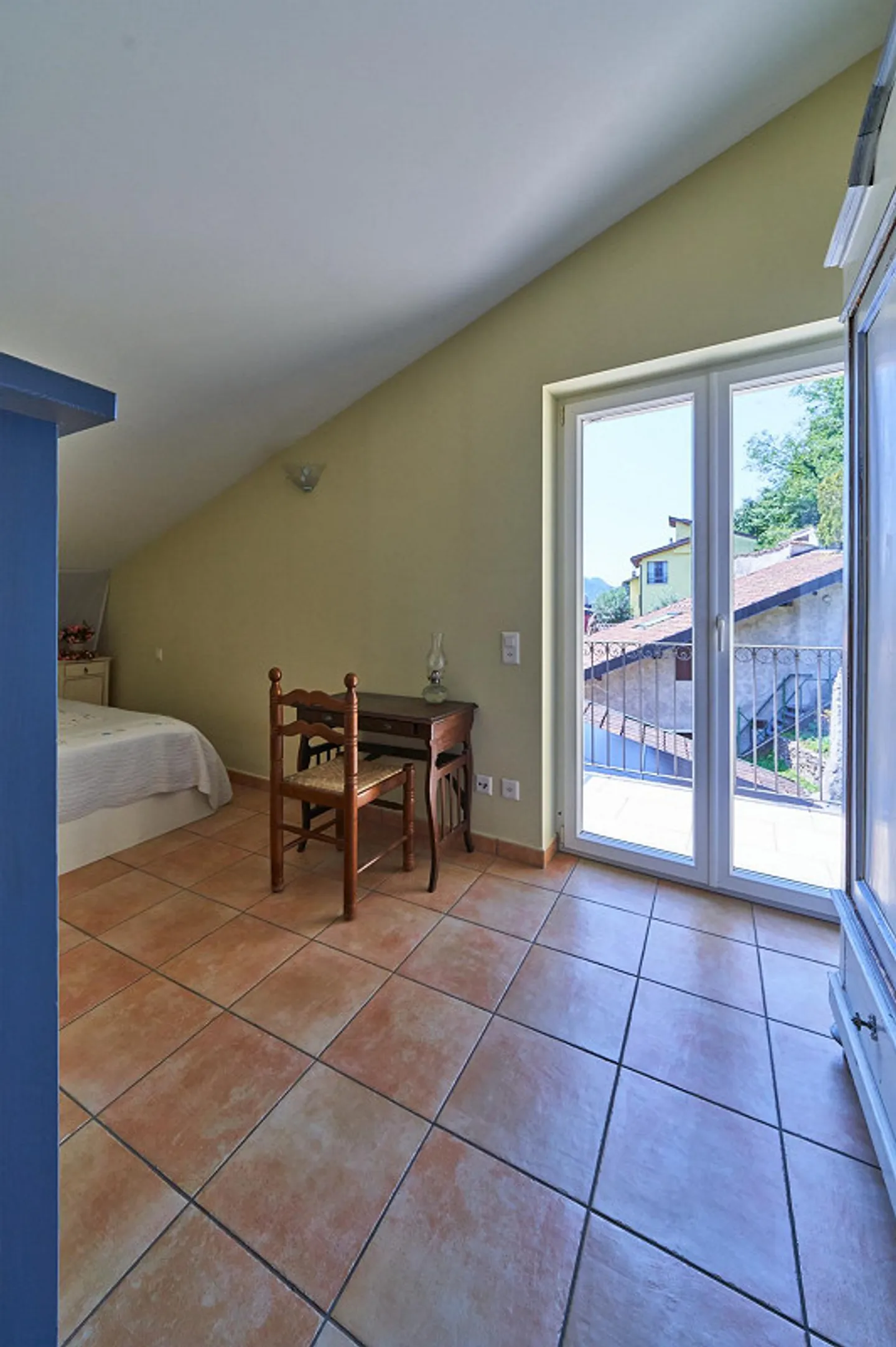 Casa plurifamiliare con tre appartamenti a Melide - Foto 6 von 11