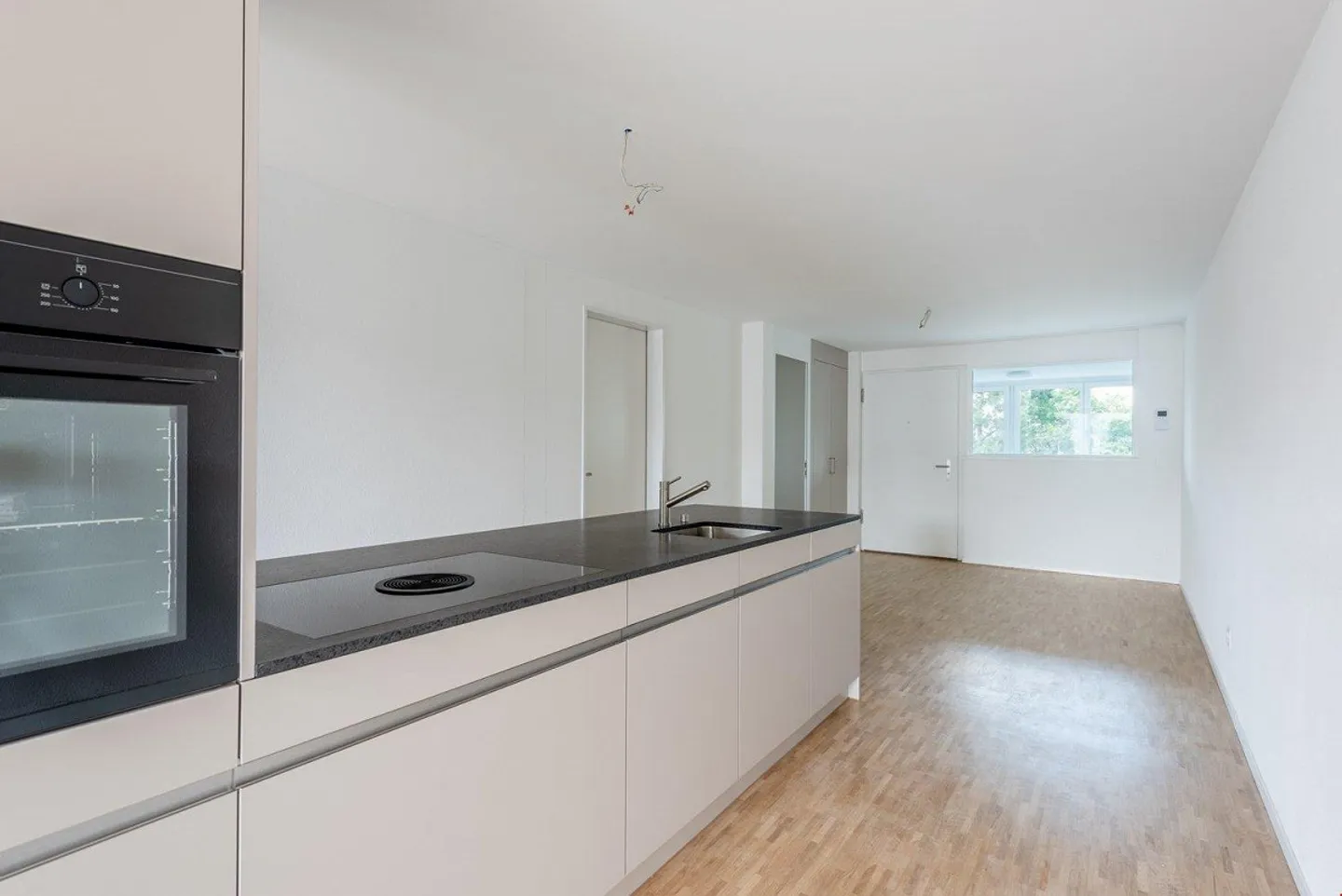 Attractive 2.5-room apartment with modern amenities in Zollikofen - Photo 1 of 8