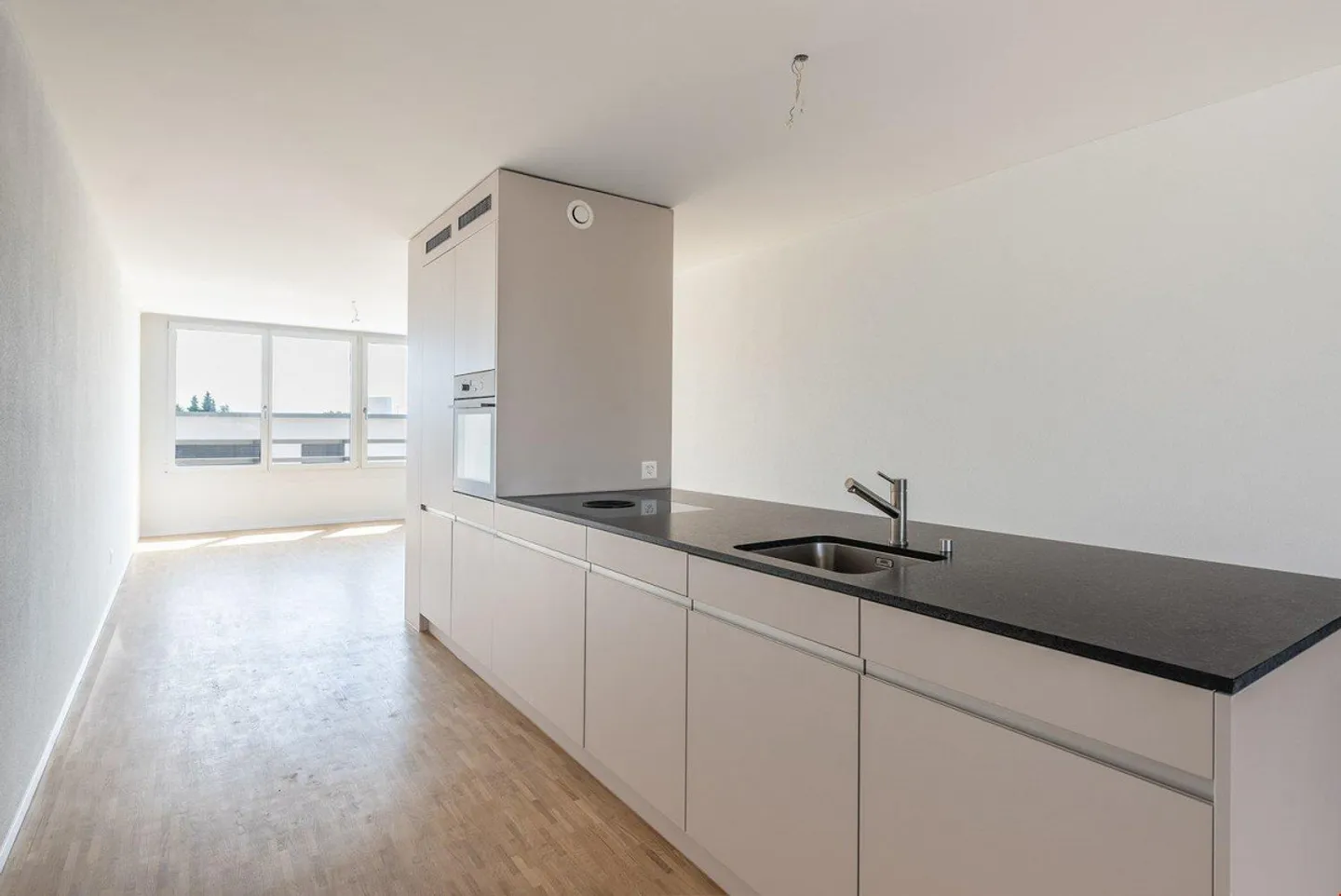 Attractive 2.5-room apartment with modern amenities in Zollikofen - Photo 2 of 8