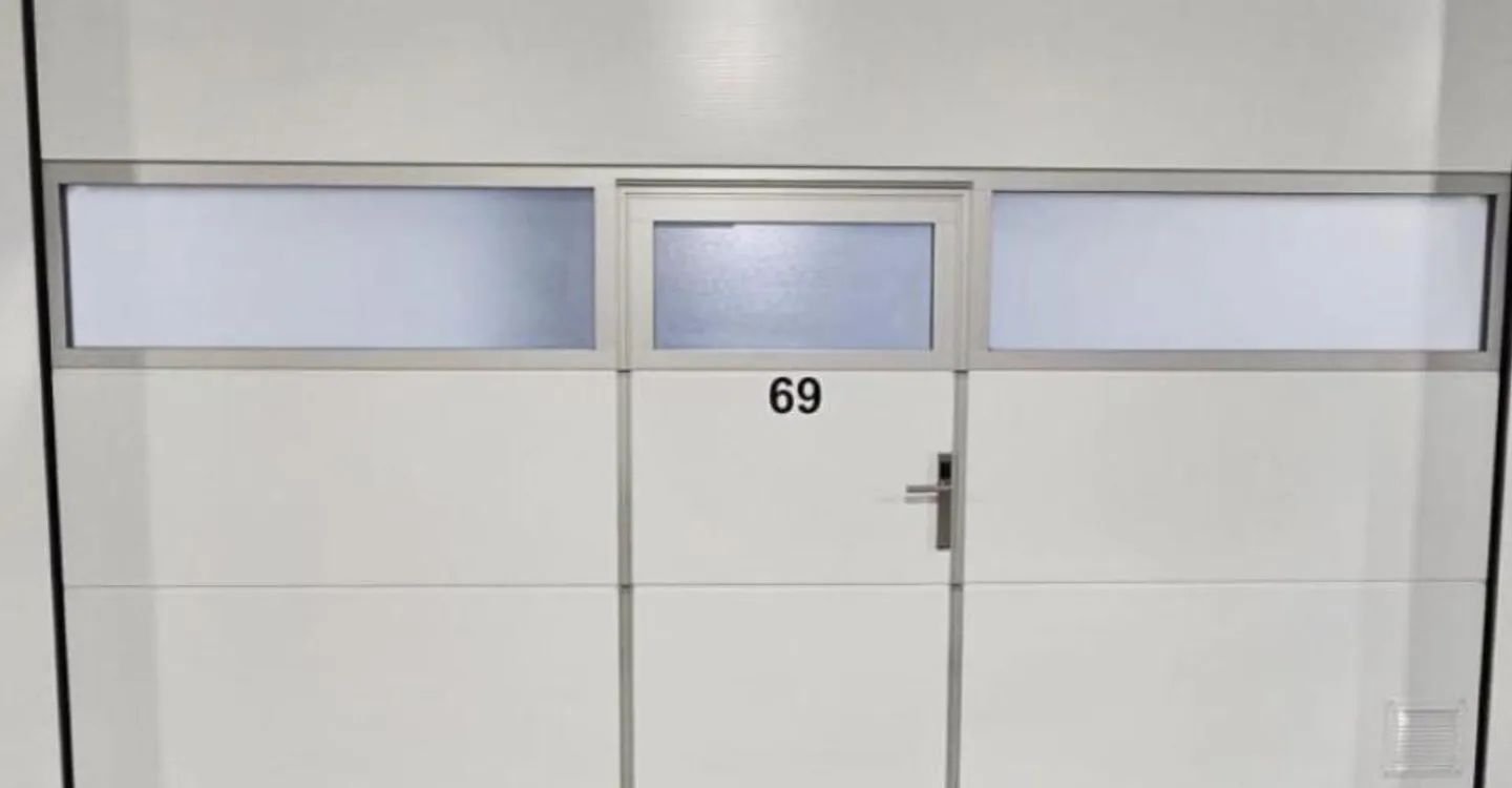 Hall 46 m2 in Villeneuve VD - Photo 2 of 2