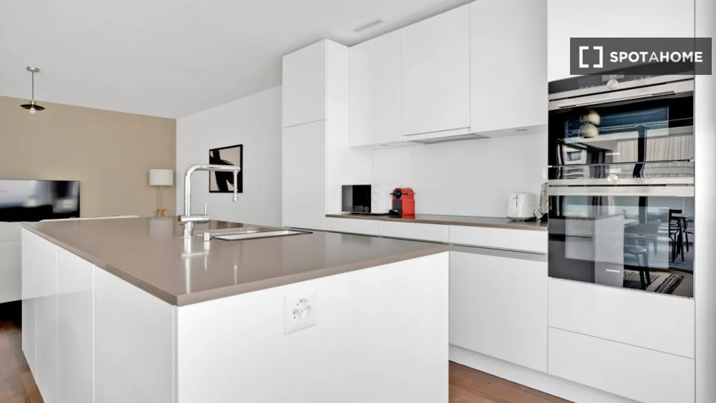 Discover, visit, and rent your new home online with complete confidence. - Photo 4 of 18