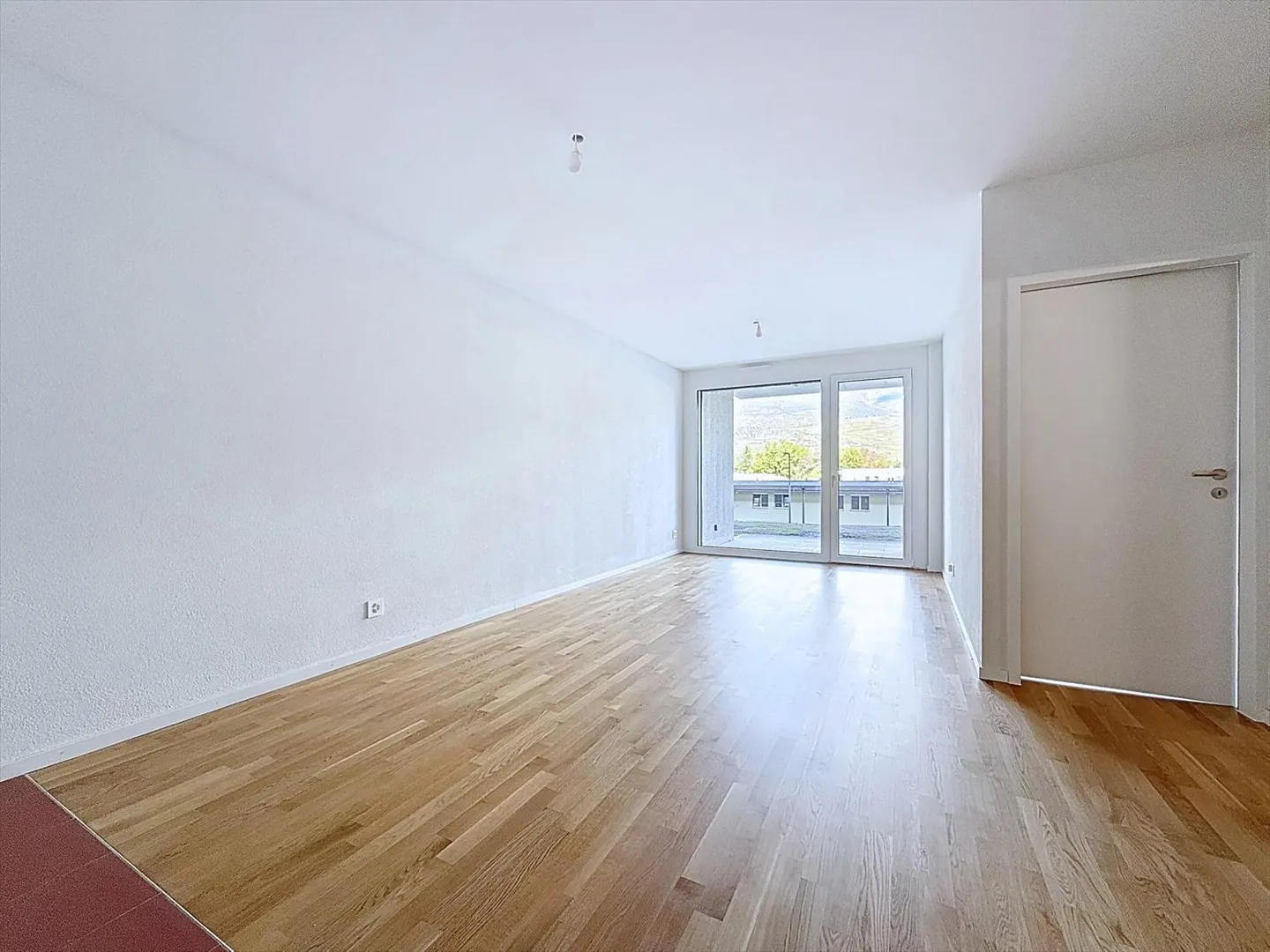 For rent beautiful 2.5 room apartments in Bramois - Photo 1 of 9