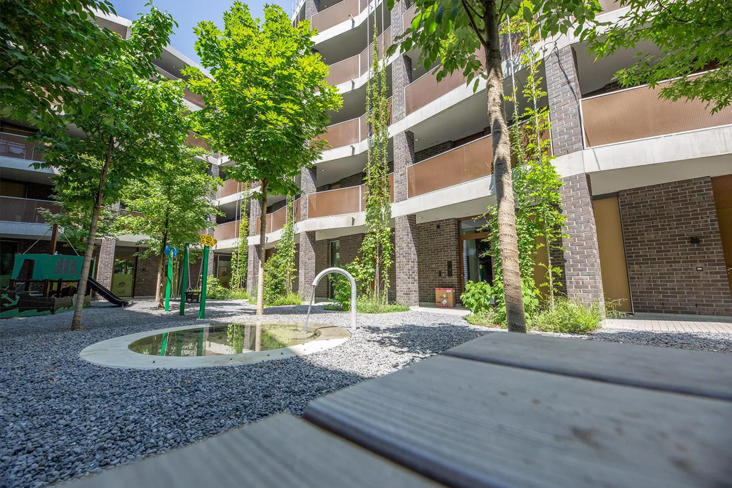 Appartement moderne de 2,5 pièces avec grand balcon et maison intelligente au centre ... - Photo 3 sur 10