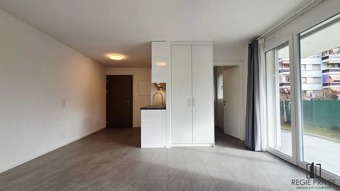 Studio moderne avec jardin - Photo 4 sur 7