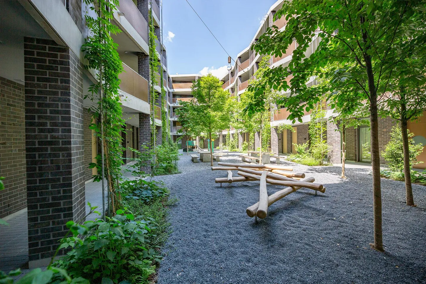 Appartement moderne de 2,5 pièces avec grand balcon et maison intelligente au centre ... - Photo 4 sur 10