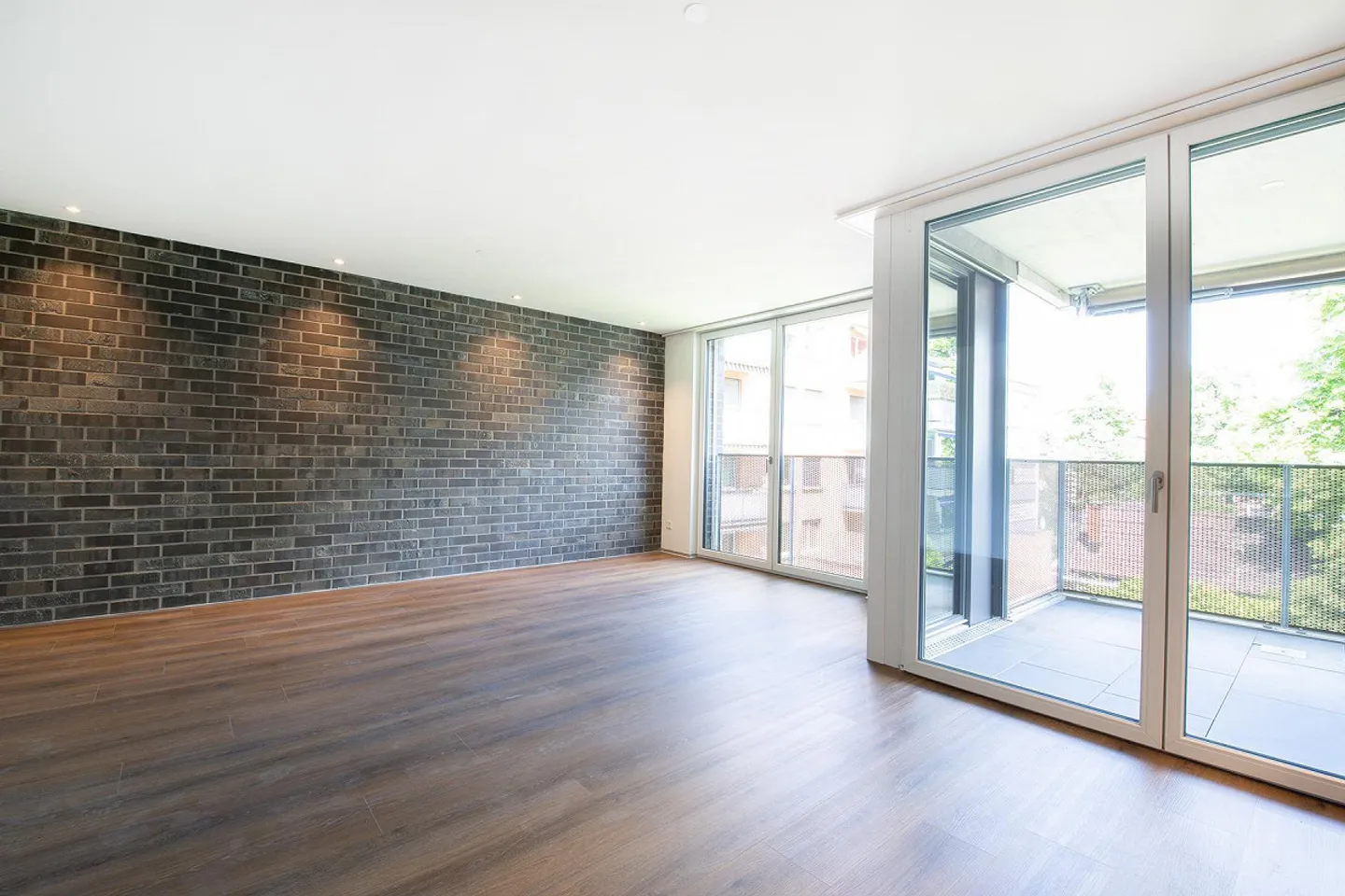 Appartement moderne de 2,5 pièces avec grand balcon et maison intelligente au centre ... - Photo 9 sur 10