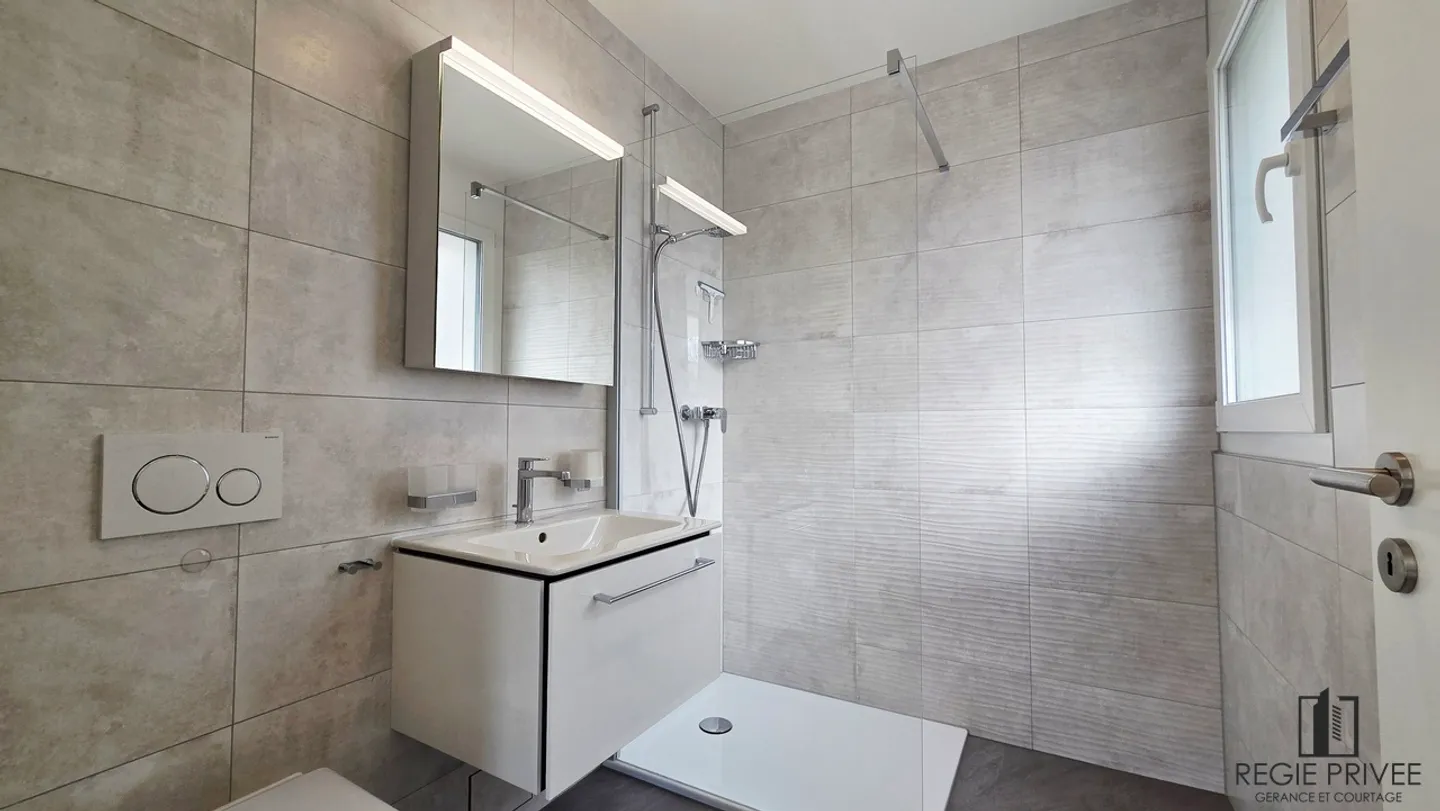 Studio moderne avec jardin - Photo 5 sur 7