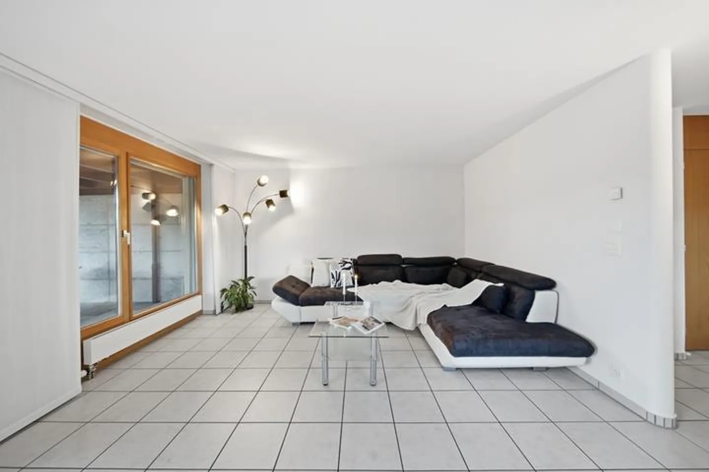 Maison double bien entretenue dans un emplacement privilégié en pente - Photo 2 sur 8