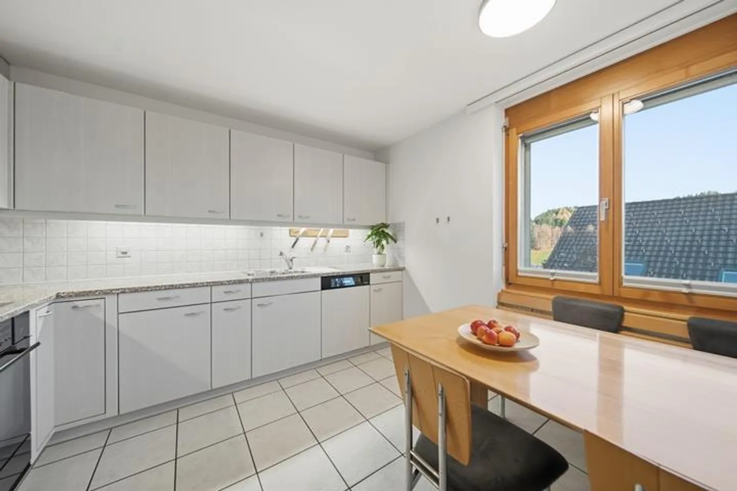 Maison double bien entretenue dans un emplacement privilégié en pente - Photo 4 sur 8