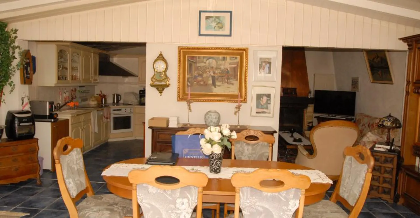 In vendita casa con 4,5 stanze al lago di Neuchâtel a Gletterens - Foto 7 di 19