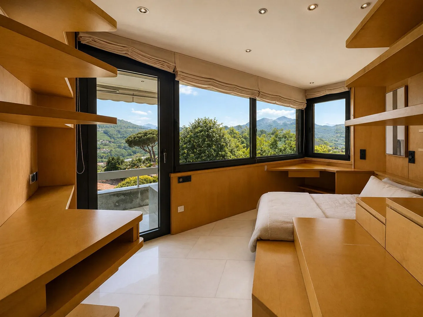Villa con giardino e piscina a Collina d'Oro - Foto 6 di 15