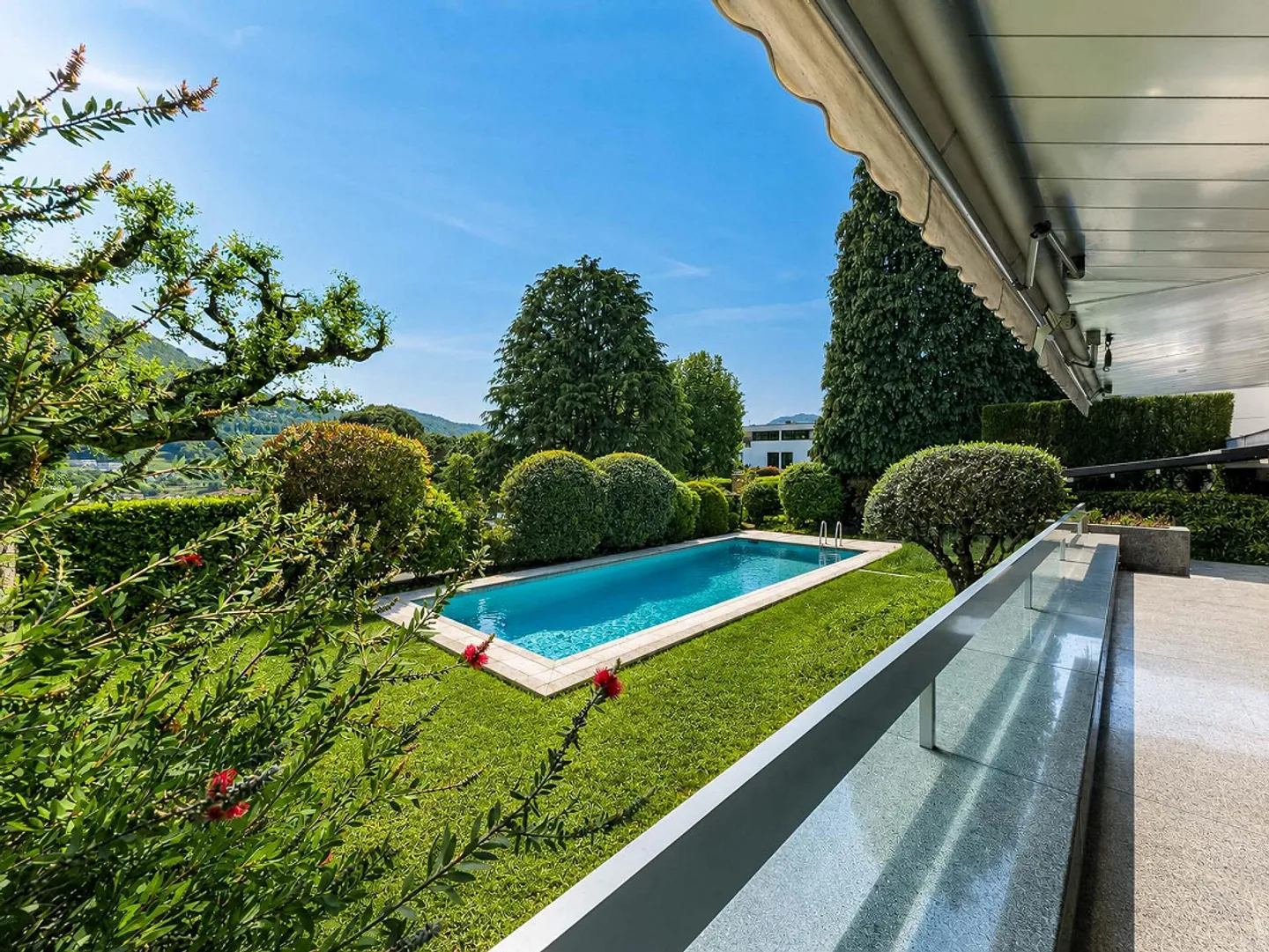 Villa con giardino e piscina a Collina d'Oro - Foto 13 di 15
