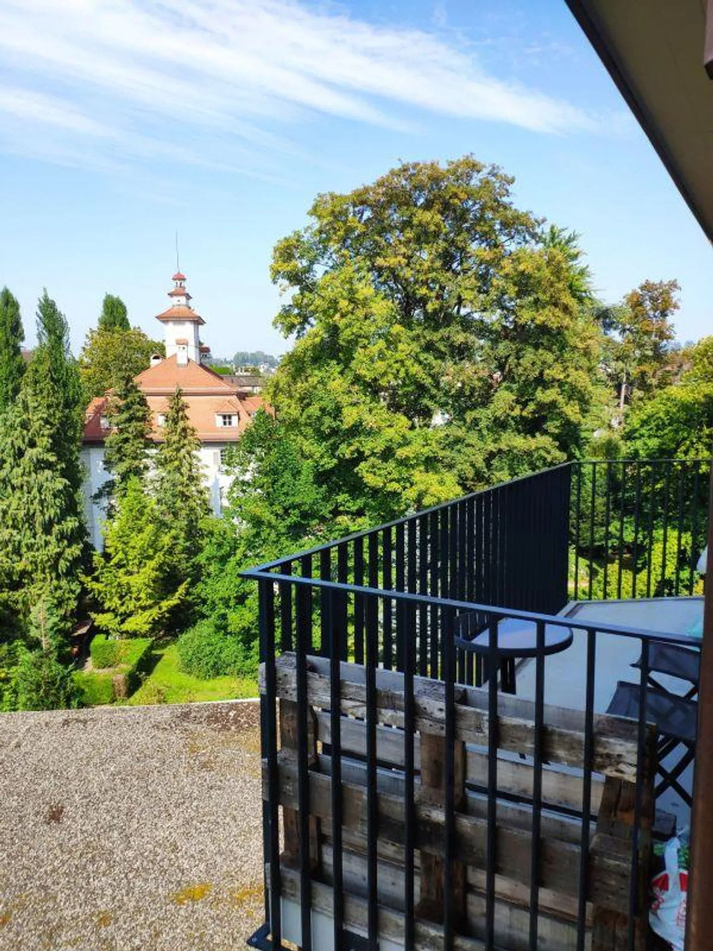 Cozy 2-room city apartment with balcony in the courtyard - Photo 6 of 7