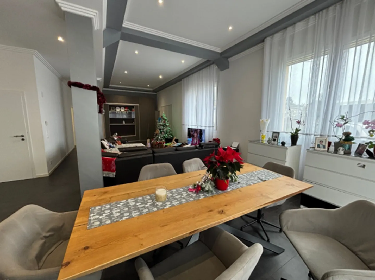 Magnificent 4.5-room apartment on the ground floor - Photo 3 of 9