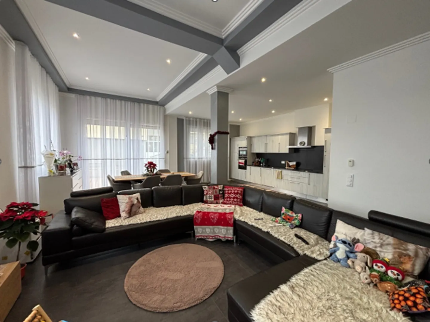 Magnificent 4.5-room apartment on the ground floor - Photo 1 of 9