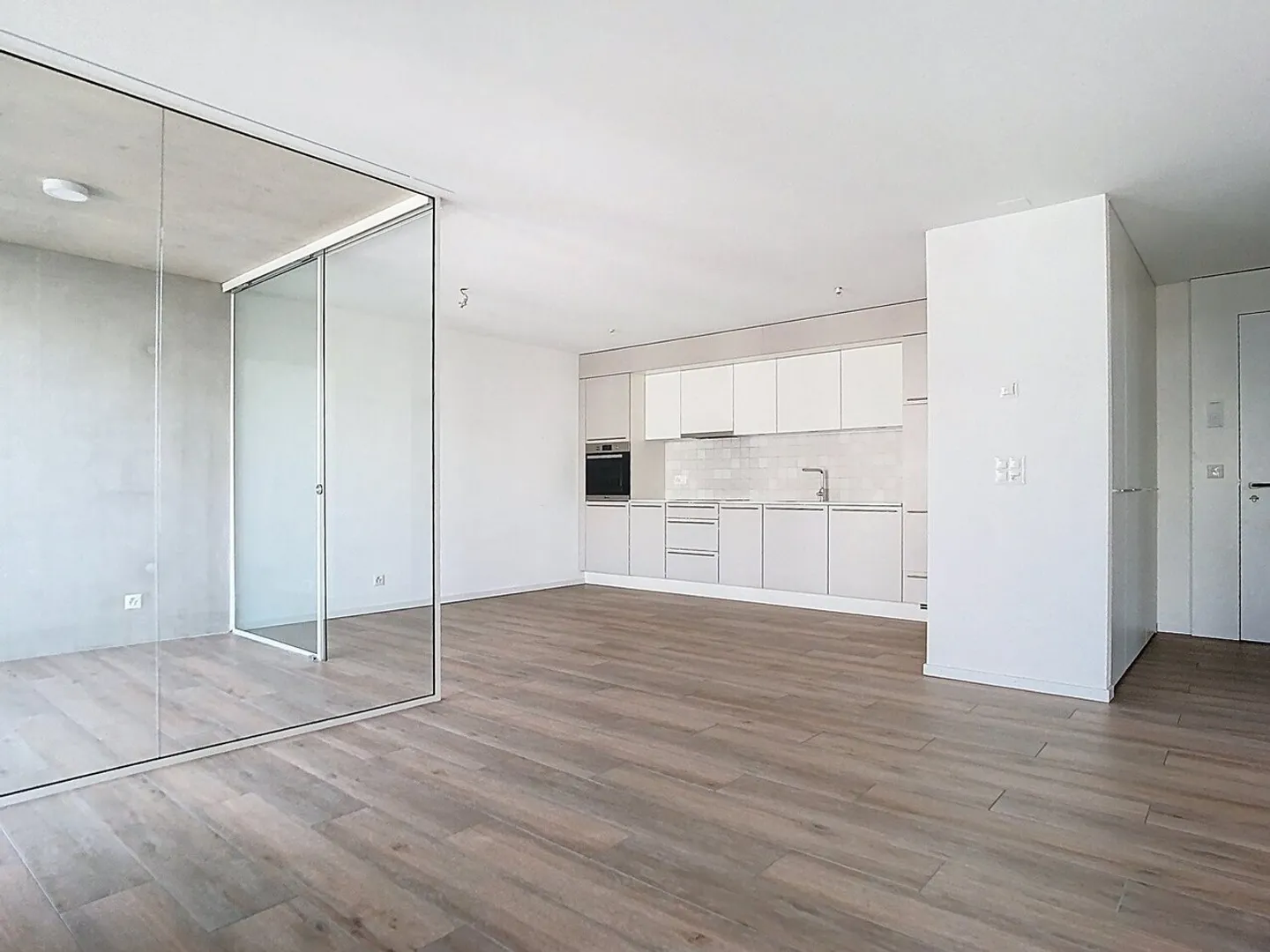 Charming Apartment in Bulle - Photo 3 of 9