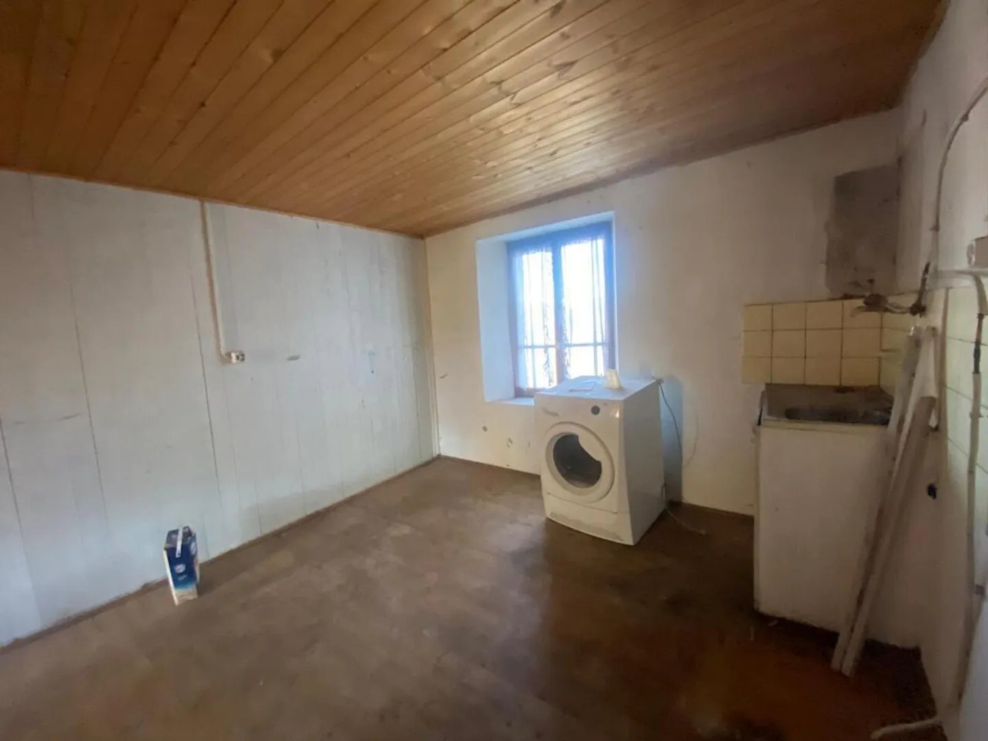 Charming Renovation Project Chalet - Photo 4 of 11