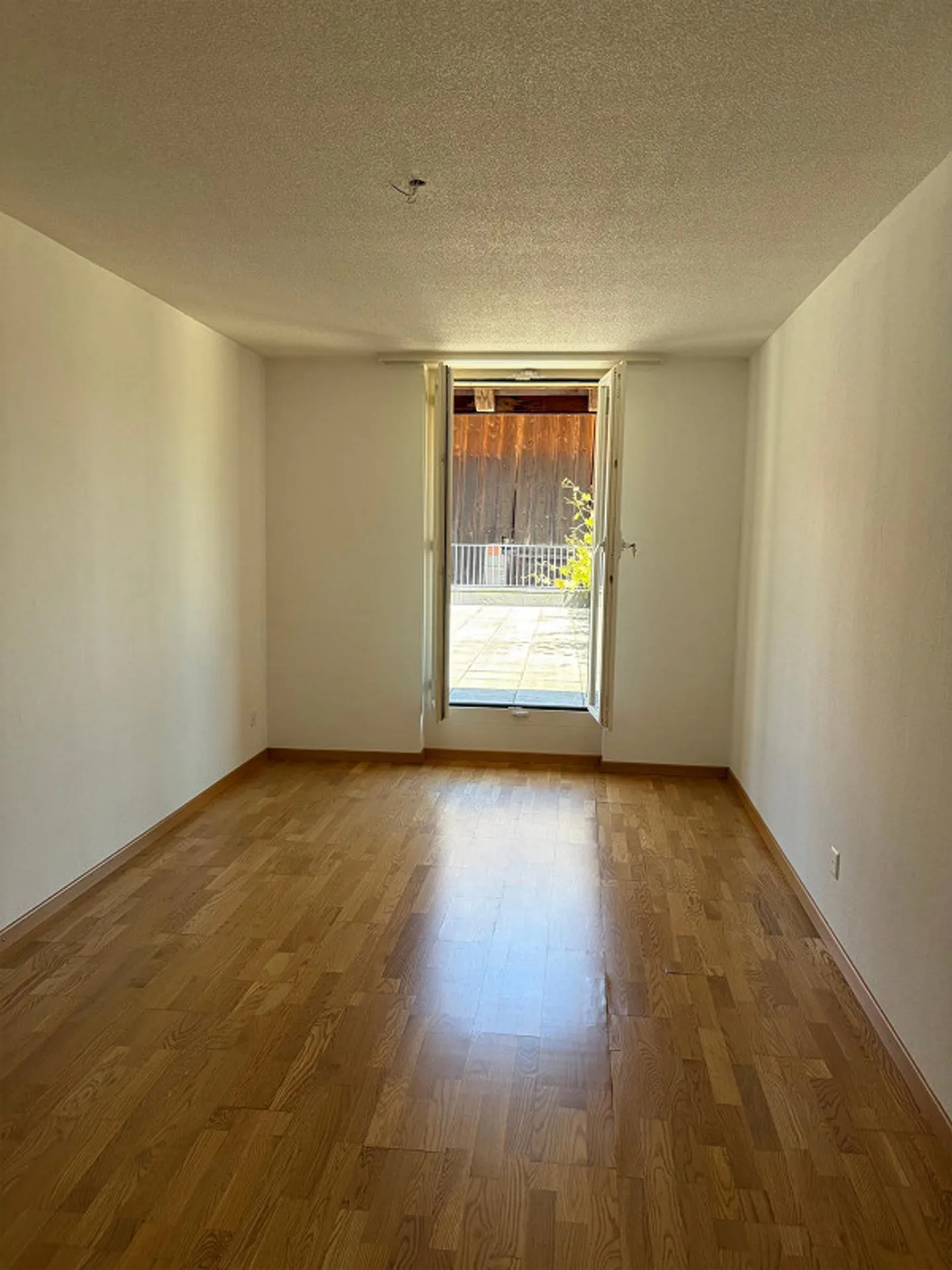 Appartement spacieux de 3½ pièces au cœur d'Erlach - Photo 5 sur 10