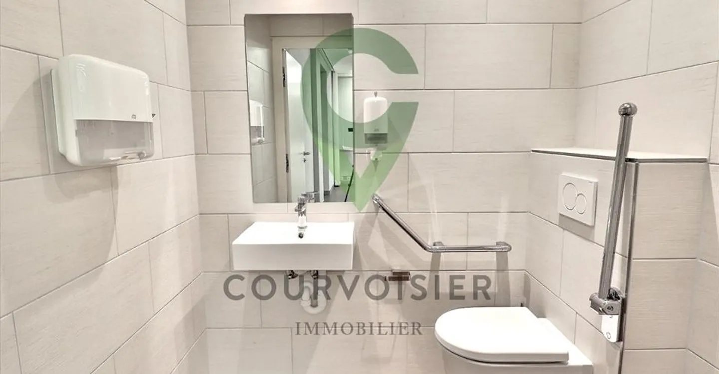 Spazio ufficio in affitto - Foto 2 di 11