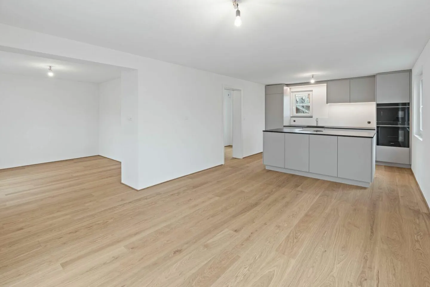 Maison jumelée dans un emplacement calme et ensoleillé à Widnau - entièrement rénovée - Photo 1 sur 20