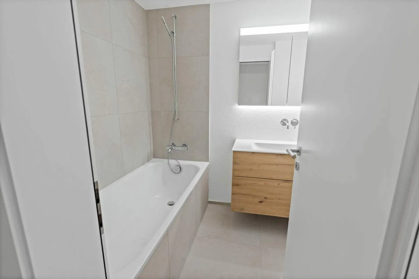 Maison jumelée dans un emplacement calme et ensoleillé à Widnau - entièrement rénovée - Photo 7 sur 20