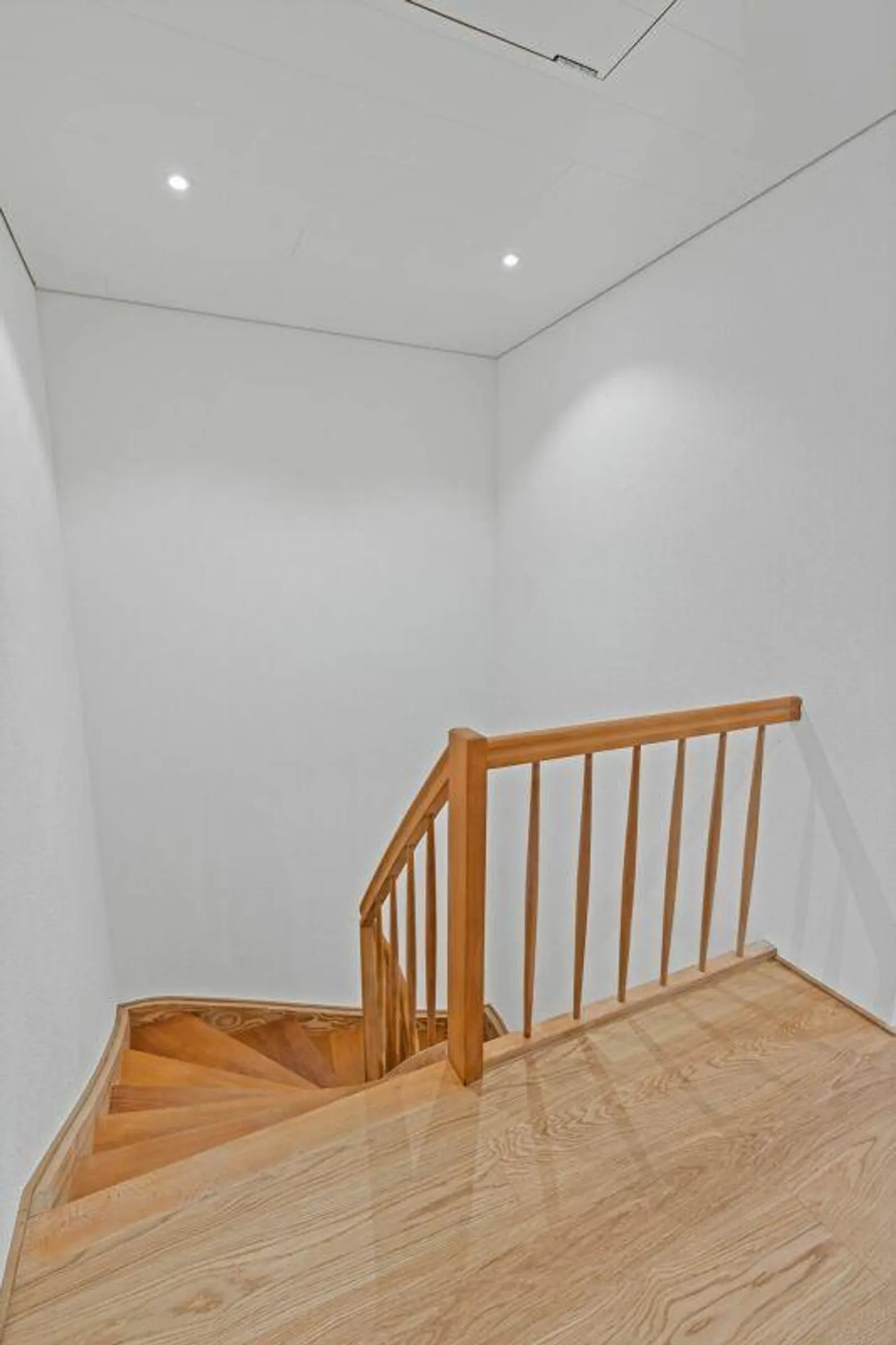 Maison jumelée dans un emplacement calme et ensoleillé à Widnau - entièrement rénovée - Photo 10 sur 20