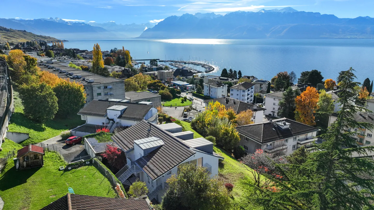 Villa mit zwei Wohnungen, Aufzug und Seeblick - Foto 14 von 14