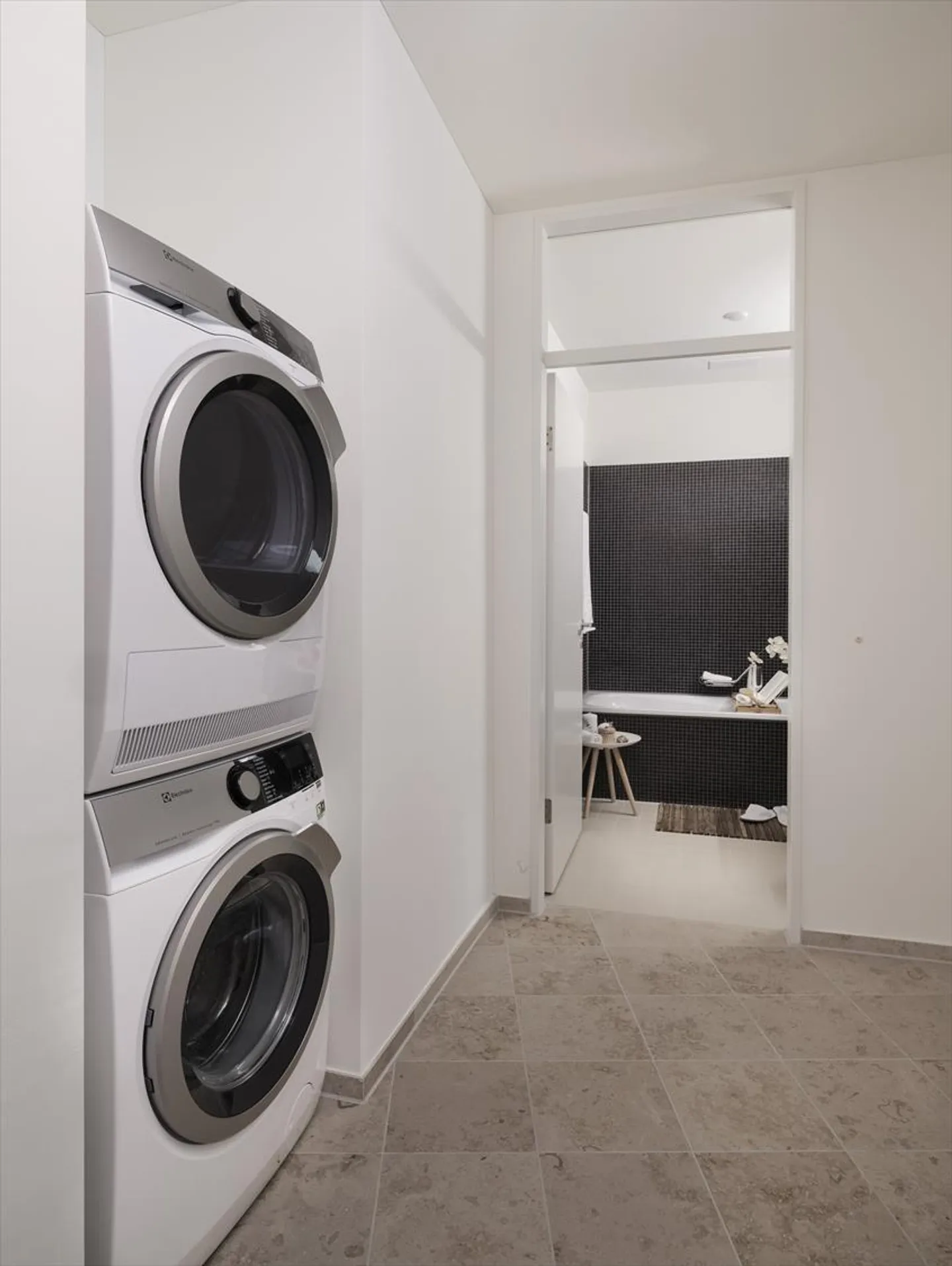 Modern Living in Guggachpark - Photo 8 of 8