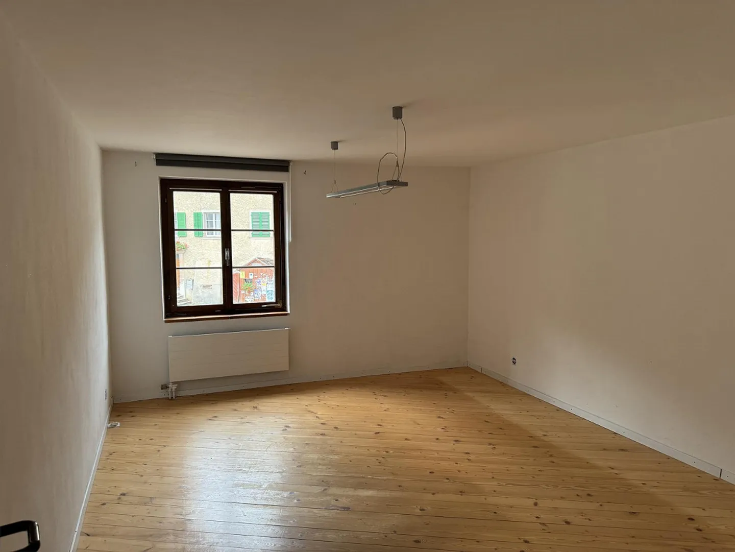Casa con 5 stanze e giardino nel centro del villaggio di Hallau. Con molte stanze accessorie - Foto 4 di 15