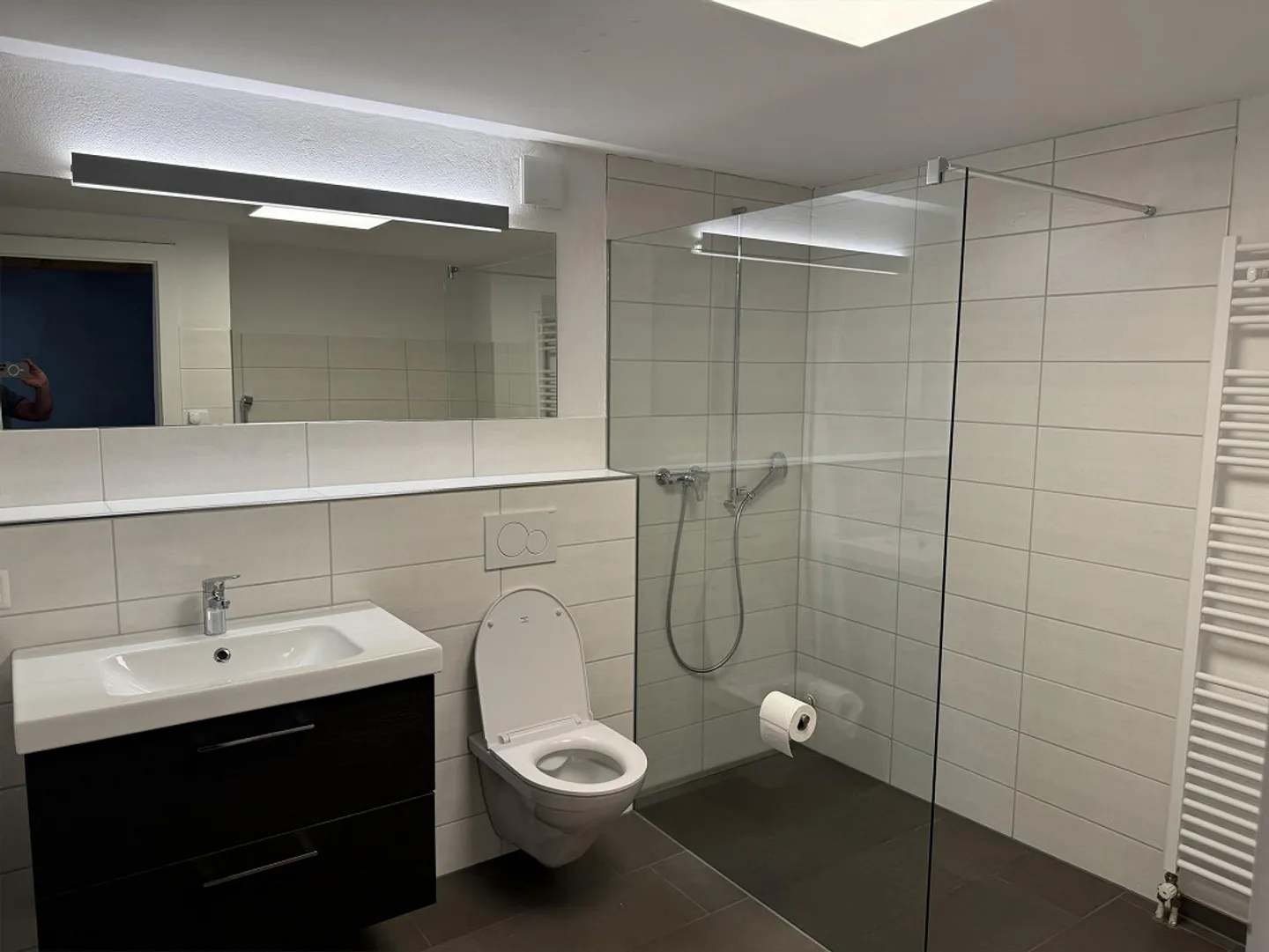 Casa con 5 stanze e giardino nel centro del villaggio di Hallau. Con molte stanze accessorie - Foto 5 di 15