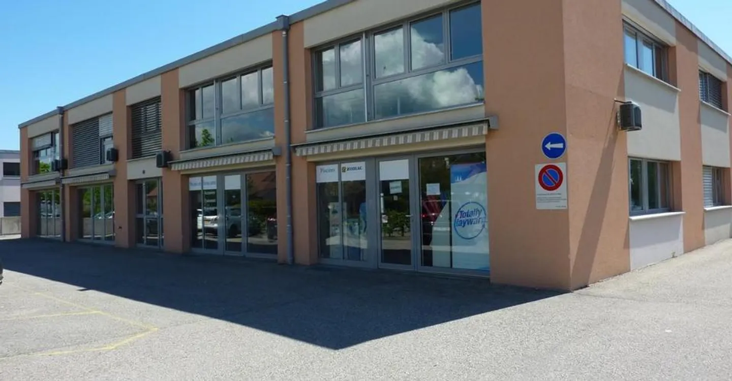 Bureau Spacieux à Louer - Photo 1 sur 6