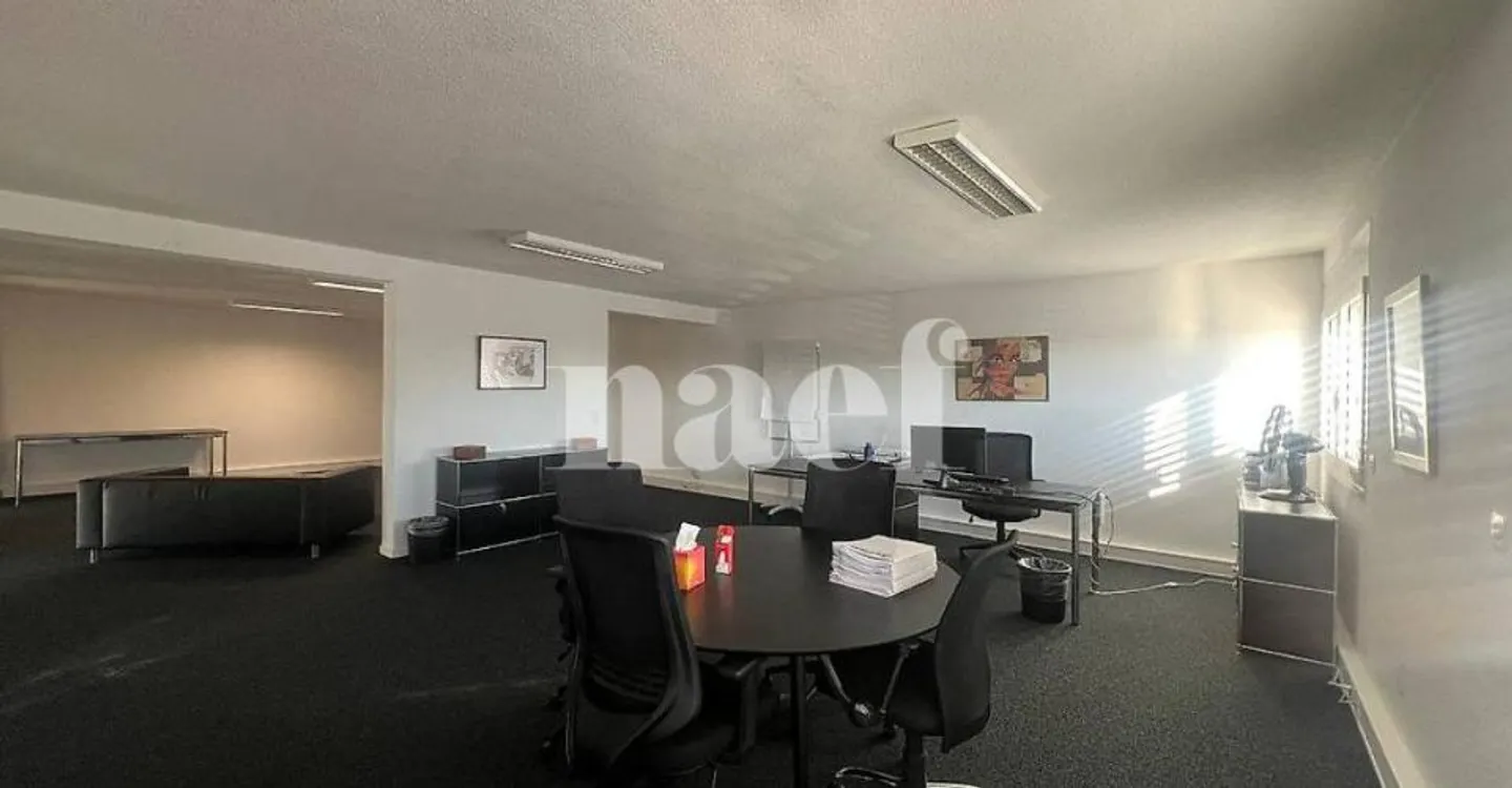 Bureau Spacieux à Louer - Photo 4 sur 6